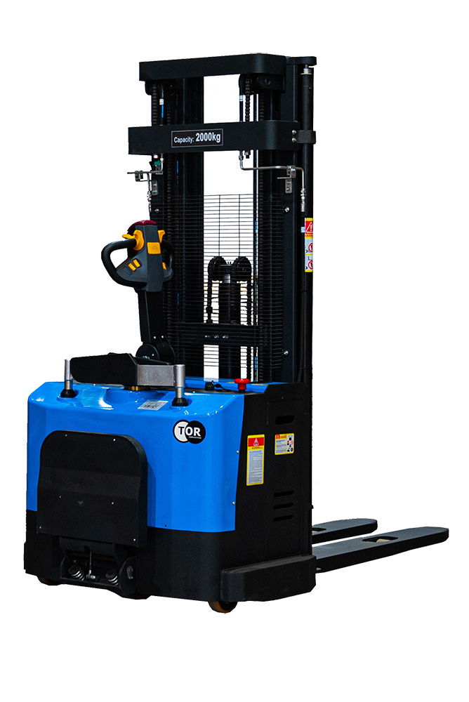 Штабелер самоходный 2,0 т 4,5 м TOR ES20T4 24/210 В/Ач ЭУР, Curtis, H-мачта (с платформой) - изображение