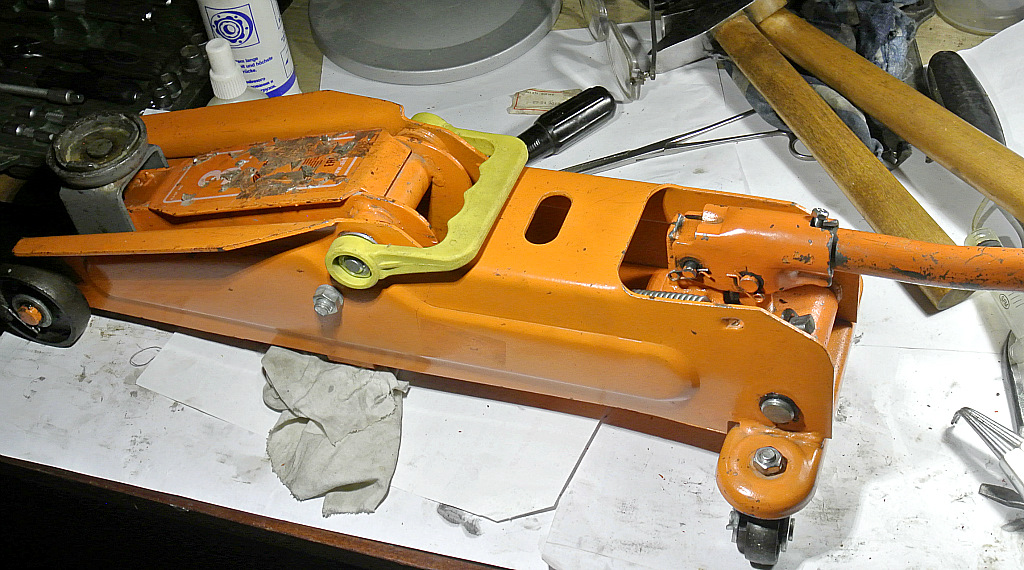 Ремонт подкатного домкрата - изображение