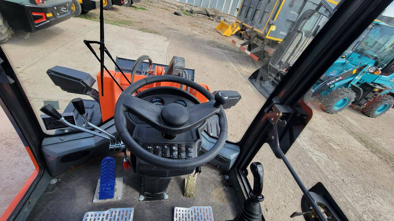 Как управлять погрузчиком - фото Как управлять погрузчиком - изображение