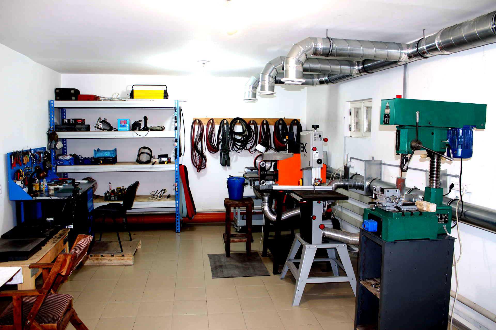 Слесарная мастерская и ее оборудование - изображение