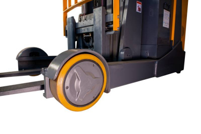 Ричтрак электрический с кабиной XILIN 2,0 т 8,6 м CQD20-D с камерой (ручной клапан)