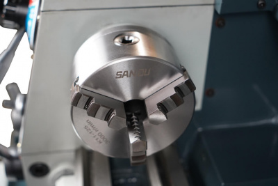 Настольный токарно-винторезный станок Metal Master MasterTurn 2550GV