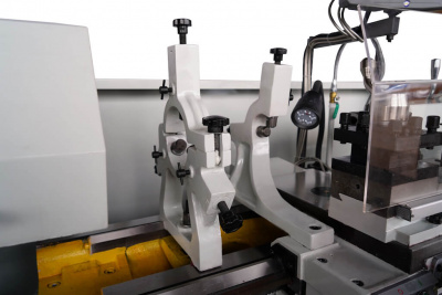 Станок токарно-винторезный ZM 66300 DRO RFS