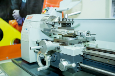 Токарный станок настольный Metalmaster MML 2550